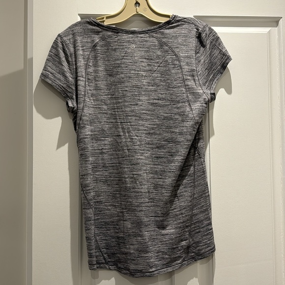 Lululemon grey cap sleeve tee - size 8 - Picture 3 of 4